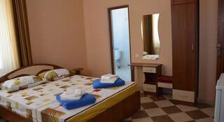 Гостиница GreenHouse Коктебель Двухместный номер с 1 кроватью и балконом-3