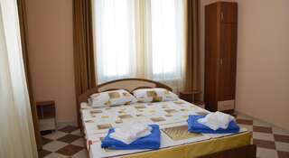 Гостиница GreenHouse Коктебель Двухместный номер с 1 кроватью и балконом-10